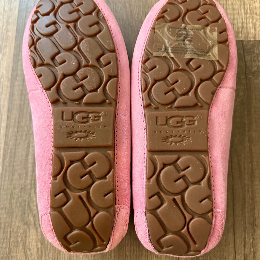 UGG NEW Pink Suede Moccasin Slippers with Cream Shearling size women’s 6 - Picture 4 of 9